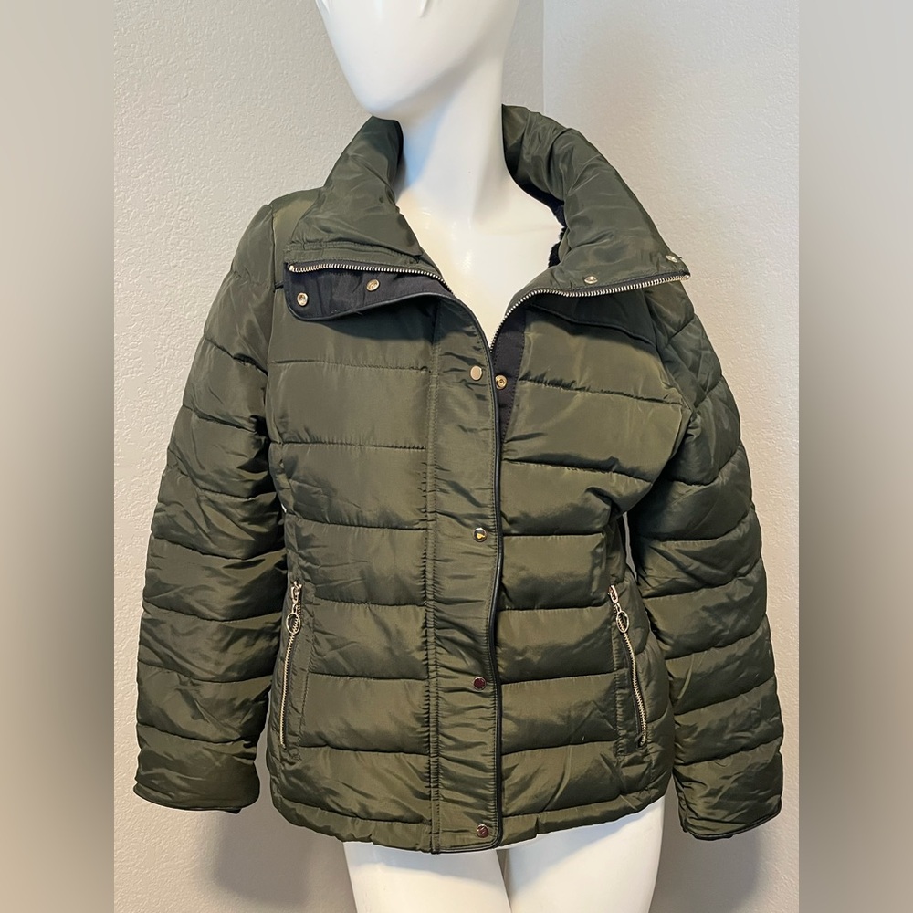 Royal Matrix Women’s Dark Green LS W/ Gold Accents Puffer Winter Jacket Size 6